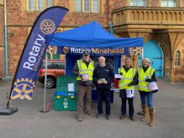 Club Teaming setting up the Display